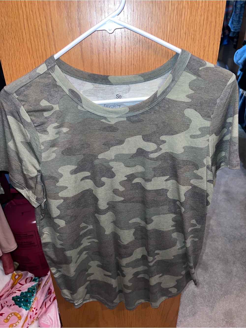 SO Women's Camouflage Short Sleeve Tee - Olive Green